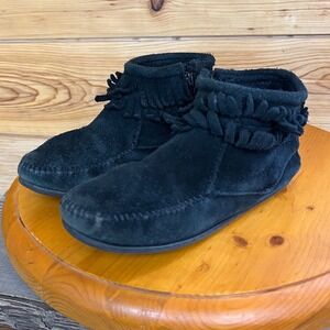 Minnetonka Kids Black Suede Fringe Moccasin Ankle Boots Side Zip 2299 Size 3
